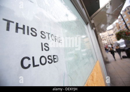 Negozio chiuso su Haymarket, Central London, England, Regno Unito Foto Stock