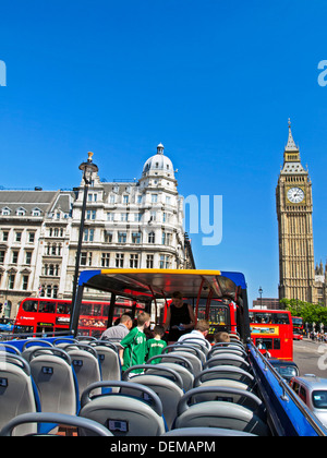 Vista del Big Ben da open top sightseeing bus, London, England, Regno Unito Foto Stock