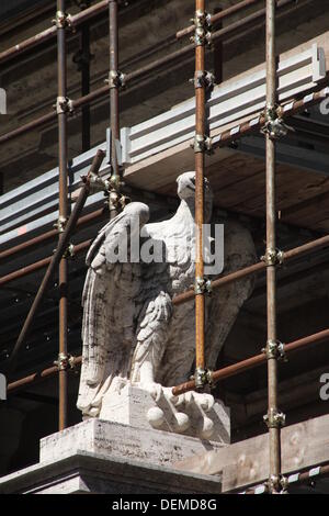 Roma, Italia. Il 3 maggio 2013. I lavori di restauro in Vaticano, Roma, Italia. Credito: Gari Wyn Williams / Alamy Live News Foto Stock