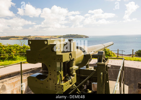 L'artiglieria al Castello di Pendennis, una fortezza che ha protetto la Cornovaglia dall invasione per 450 anni, Falmouth, Regno Unito. Foto Stock