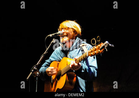 Belfast, Irlanda del Nord, xx Settembre 2013 - Belfast-basato folk-pop gruppo Emerald Armada eseguire a Belfast cultura notte. Credito: Stephen Barnes/Alamy Live News Foto Stock