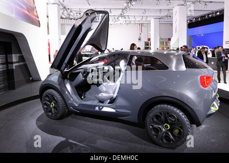 KIA Niro SUV Concept Car al sessantacinquesimo IAA di Francoforte, in Germania il 17 settembre 2013 Foto Stock