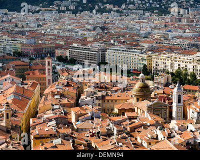 Nizza, Francia - dove la città vecchia incontra il nuovo Foto Stock