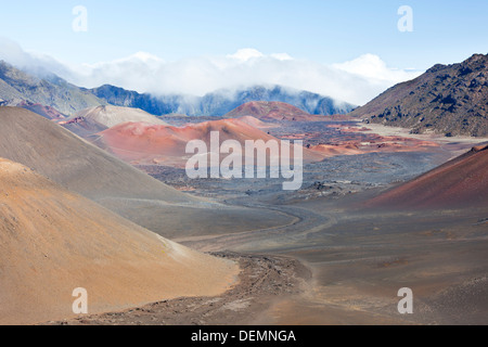 Vista dentro il grande cratere Haleakala in Maui, Hawaii. Foto Stock