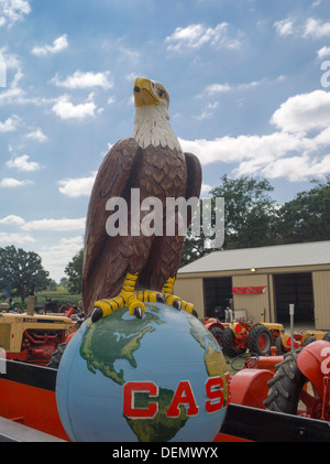 Il J.I. Caso Eagle; antichi trattori a vapore sono sul display la roccia di fiume vicino Thresheree Edgerton, Wisconsin. 2 Settembre 2013 Foto Stock