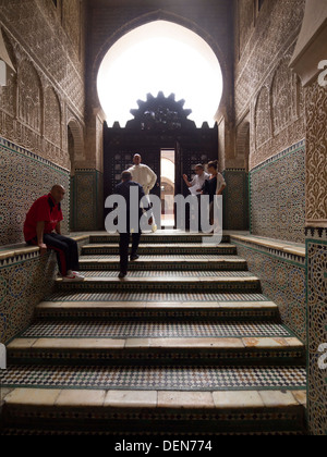 Ingresso al Bou Inania madrasa di Fez, Marocco Foto Stock