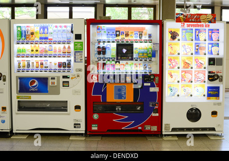 Distributori automatici in Giappone. Foto Stock