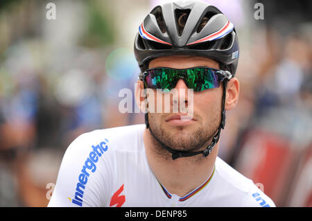 Londra, Regno Unito. Il 22 settembre, 2013. Mark Cavendish Omega Pharma - Quick Step attende l'inizio della fase otto del tour della Gran Bretagna. Credito: Azione Sport Plus/Alamy Live News Foto Stock