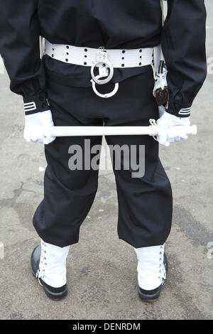 Chatham, Regno Unito. Xxi Sep, 2013. Saluto alla 40's - Gran Bretagna 1940 Home evento anteriore al Historic Dockyard Chatham. Uniforme di un American SP-Shore di pattuglia di polizia. Credito: Tony Farrugia/Alamy Live News Foto Stock