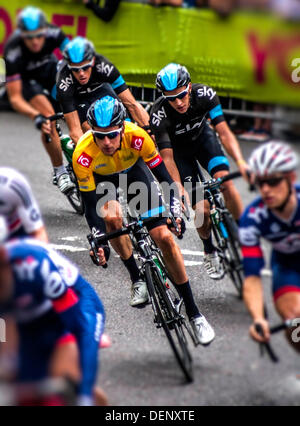 Londra, Regno Unito. Il 22 settembre, 2013. Sir Bradley Wiggins, 33 gare alla vittoria sulla fase finale, a Londra, in occasione del decimo anniversario del tour della Gran Bretagna, domenica 22 settembre, 2013. Credito: Guy pozzetti/Alamy Live News Foto Stock