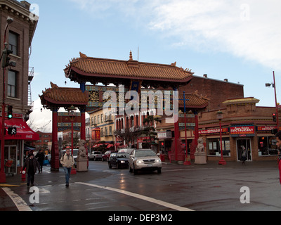 Il cancello di armoniosa interesse a Chinatown, Victoria, British Columbia, Canada. Foto Stock