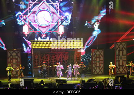 Hong Kong, Cina. Il 22 settembre, 2013. Tai Wan cantante Jay Chou esegue presso il suo ultimo concerto a Hong Kong, Cina domenica Sep 22, 2013. Credito: TopPhoto/Alamy Live News Foto Stock