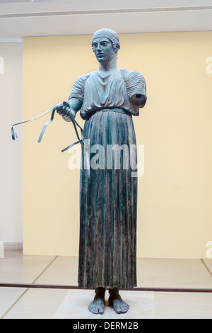 Auriga statua si trova al museo di Delphi in Grecia Foto Stock