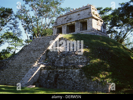 Palenque è stata una città Maya stato in Messico meridionale che fiorì nel VII secolo. Tempio di conteggio. Foto Stock