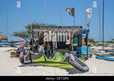 Scuola di kitesurf a Capanne di pescatori Aruba Foto Stock