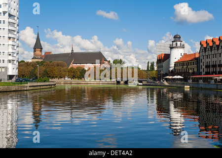 Cattedrale di Königsberg Fischdorf e al fiume Pregolya, Kaliningrad, Russia Foto Stock