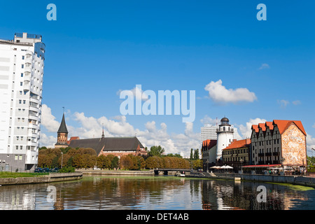 Cattedrale di Königsberg Fischdorf e al fiume Pregolya, Kaliningrad, Russia Foto Stock