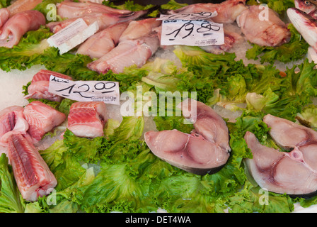 Mercato del pesce a Ponte di Rialto, Venezia, Veneto, Italia, Europa Foto Stock