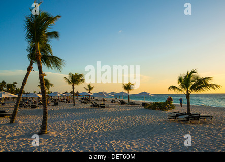 Tramonto il Bucuti Beach Resort Aruba Foto Stock