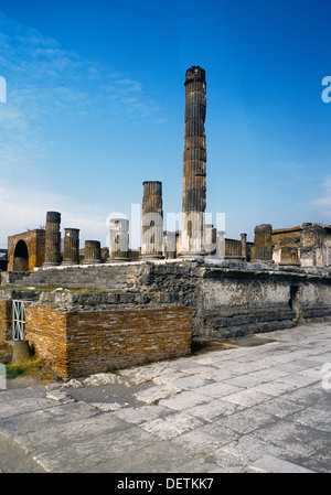 Insieme a Ercolano Pompei fu distrutta e sepolta sotto 4 a 6 metri di ceneri in eruzione del Vesuvio nel 79 d.c. Foto Stock