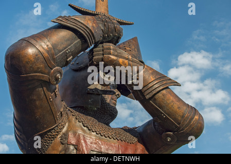 Statua di Sir Henry Percy o Harry Hotspur a Alnwick, svelato dalla sua grazia, il Duca di Northumberland su 20 Agosto 2010 Foto Stock