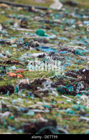 La spazzatura sulla spiaggia; Papa Stour; Shetland; Regno Unito Foto Stock