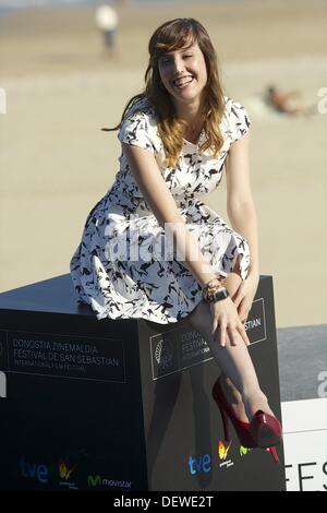 San Sebastian, Spagna. 24Sep, 2013. NATALIA DE MOLINA assiste 'Vivir es facil con los ojos cerrados' photocall al 61° Festival Internazionale del Film di San Sebastian. Credit: Jack Abuin/ZUMAPRESS.com/Alamy Live News Foto Stock