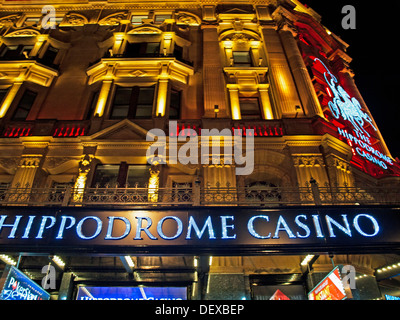 Vista di Hippodrome Casino Di notte, Leicester Square, nel West End di Londra, Inghilterra, Regno Unito Foto Stock