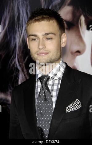 Los Angeles, CA. 24Sep, 2013. Douglas Booth presso gli arrivi per ROMEO E GIULIETTA Premiere, ArcLight Hollywood, Los Angeles, CA il 24 settembre 2013. © Michael Germana/Everett raccolta/Alamy Live News Foto Stock