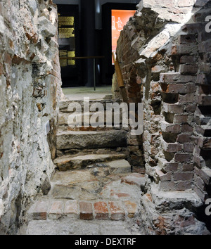 Aboa Vetus e Ars Nova. Resti di sei edifici medievali. Il convento di Riverfront. La rovina di cantina. La Finlandia. Turku. Foto Stock