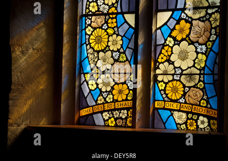 Vetrata, Chiesa di San James, Kington, Worcestershire, England, Regno Unito Foto Stock