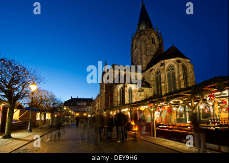 Mercato di Natale, Wissembourg, Alsazia, Francia, Europa Foto Stock