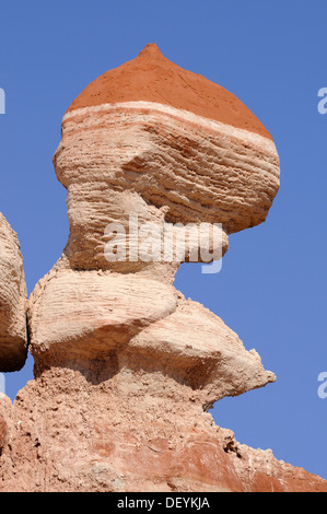 Hoodoo colorato, roccia pilastro, formazioni di arenaria, Blue Canyon, Arizona, Stati Uniti Foto Stock