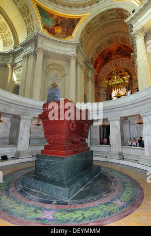 Tomba di Napoleone, Cappella di Saint-Louis des Invalides, Parigi, Ile-de-France, Francia Foto Stock