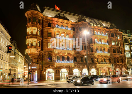 Hamburger Hof con le luci di Natale sulla Jungfernstieg, Hamburg Neustadt, Hamburg, Amburgo, Germania Foto Stock