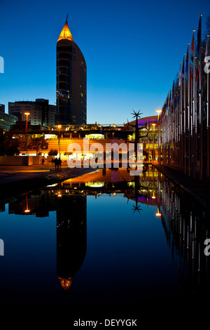 Edificio moderno, Parque das Naçoes, Parco delle nazioni, Lisbona, Portogallo, Europa Foto Stock