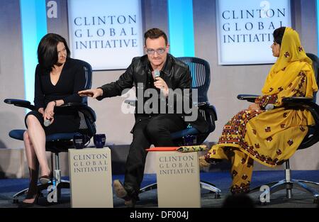 Bono di presenze per Clinton iniziativa globale annuale incontro - MER, lo Sheraton New York Hotel and Towers New York, NY Settembre 24, 2013. Foto di: Kristin Callahan/Everett Collection Foto Stock