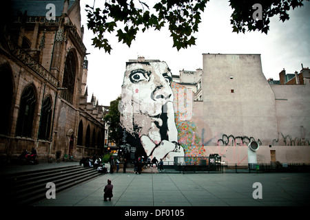 Graffiti vicino San Merri Chiesa a Le Marais, Parigi, Ile de France, Francia, Europa Foto Stock