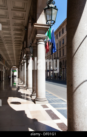 I colonnati lungo Via Roma Torino Piemonte Italia Foto Stock