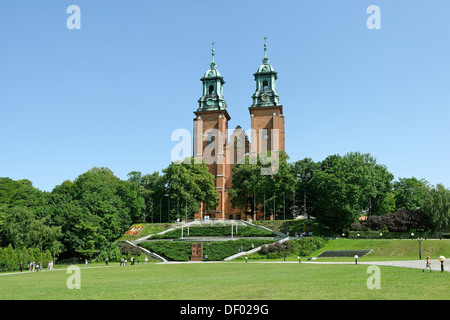 Cattedrale di Gniezno o Basilica Cattedrale dell Assunzione della Beata Vergine Maria e di Sant Adalberto, Gniezno, Polonia, Europa Foto Stock