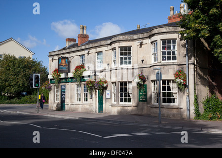 The Bell by the Green Public House, Devizes, Wiltshire, Inghilterra, Regno Unito Foto Stock