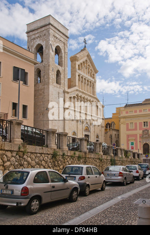 Piazza Palazzo con la Cattedrale di Santa Maria di Castello, il centro storico della città di Cagliari, Sardegna, Italia, Europa Foto Stock