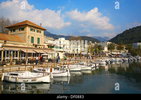 Imbarcazioni al Porto Porto di Soller Maiorca, isole Baleari, Spagna Foto Stock