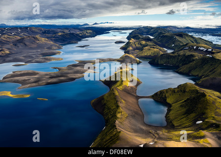 Vista aerea, Lago Langisjór, moss montagne coperte, islandese Highlands, Islanda, Europa Foto Stock