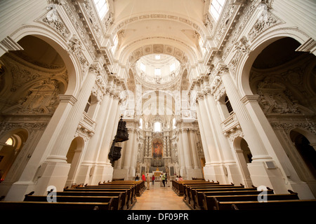 Interno della cattolica Chiesa teatina di San Gaetano di Monaco di Baviera, Germania Foto Stock