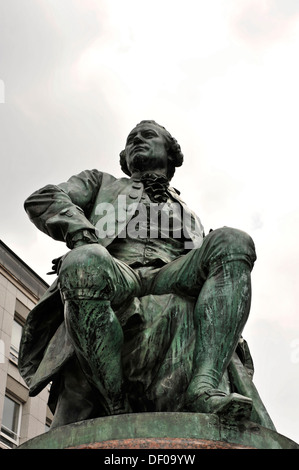 Un monumento da Fritz Schaper, Gotthold Ephraim Lessing, 1729-1781, costruito nel 1881, Gaensemarket square, Amburgo Foto Stock