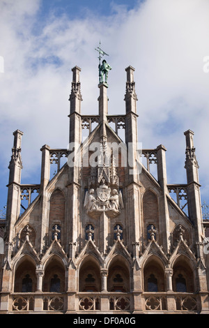 Il municipio nuovo Neues Rathaus sulla piazza centrale Marienplatz a Monaco di Baviera, Germania Foto Stock