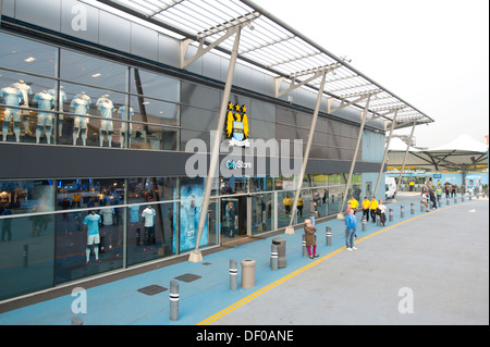 Il CityStore merchandising store presso l'Etihad Stadium, casa del Manchester City Football Club (solo uso editoriale). Foto Stock