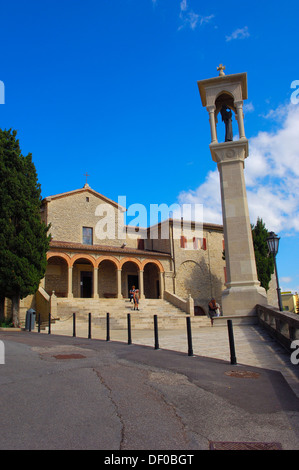 La Repubblica di San Marino, la chiesa di San Quirino, Monte Titano, Repubblica di San Marino, Italia Foto Stock