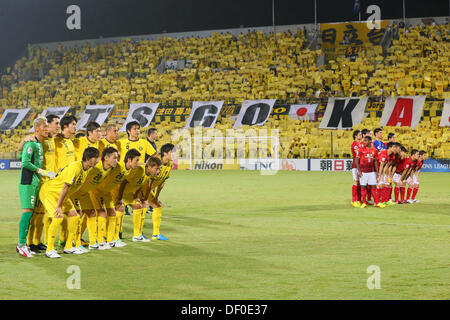 Kashiwa Reysol gruppo Team line-up, Settembre 25, 2013 - Calcio /Soccer : AFC Champions League semi-finale 1 gamba match tra Kashiwa Reysol 1-4 Guangzhou Evergrande presso Hitachi Kashiwa Stadium, Chiba, Giappone. © AFLO SPORT/Alamy Live News Foto Stock